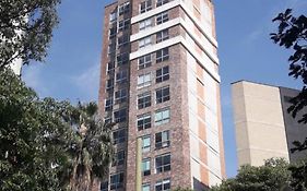 San Peter Aparta Suite en La 70 Laureles